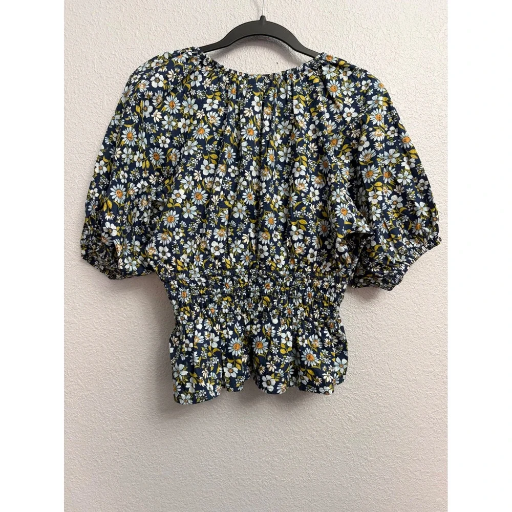 Old Navy Floral Puff Sleeve Smocked Waist Top Navy Blue Daisy Print Small NWT
